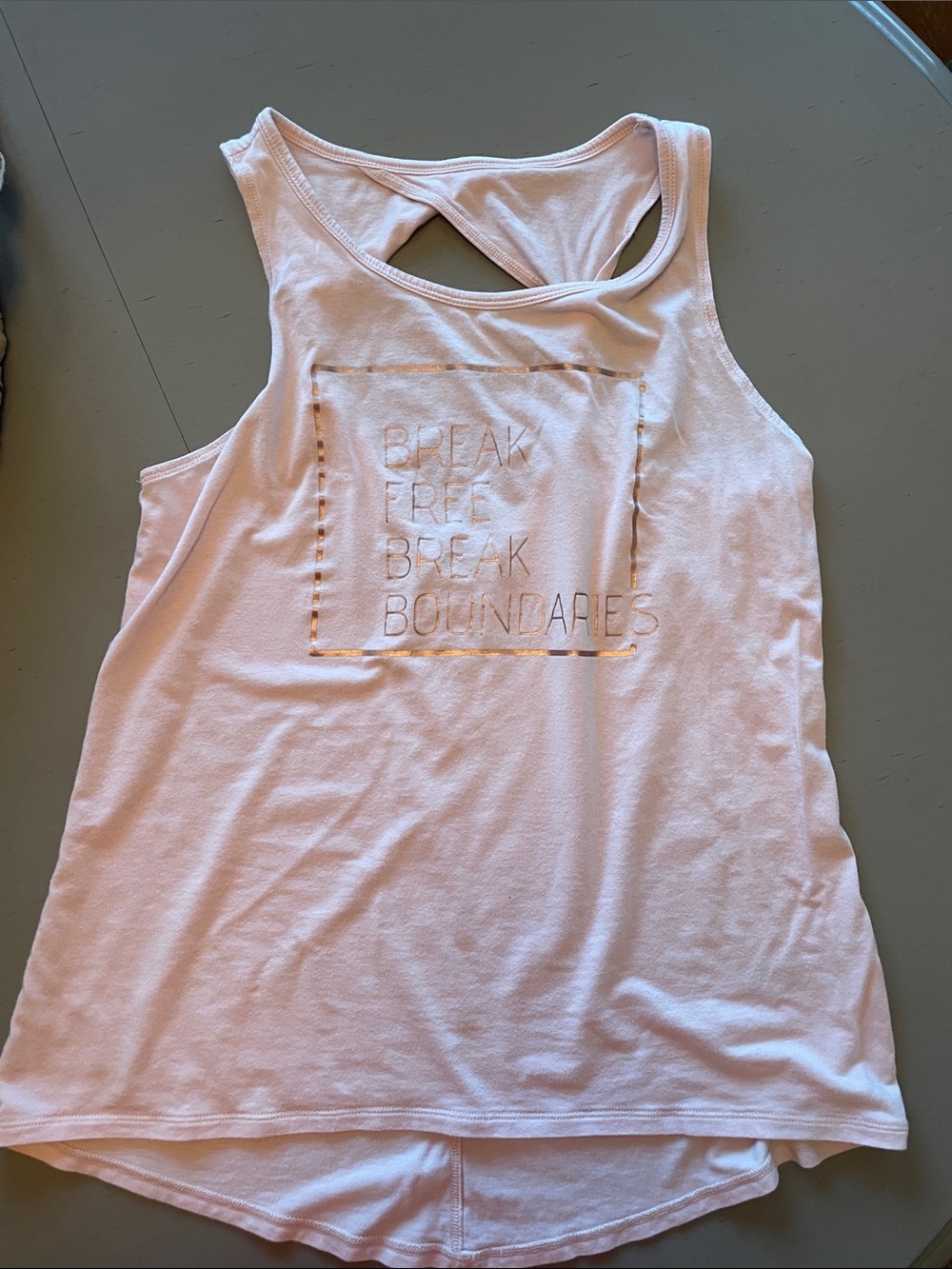 Calia by Carrie Underwood medium Women's Light Pink Sleeveless Graphic Tank Top